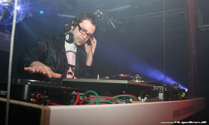 http://www.fs-location.de/party/review/pic.php?id=202861