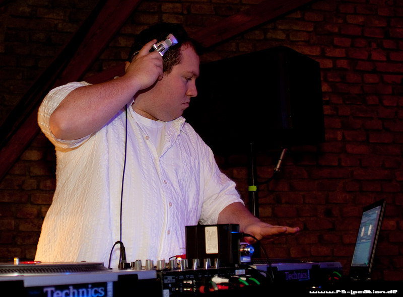 http://www.fs-location.de/party/review/pic.php?id=296996